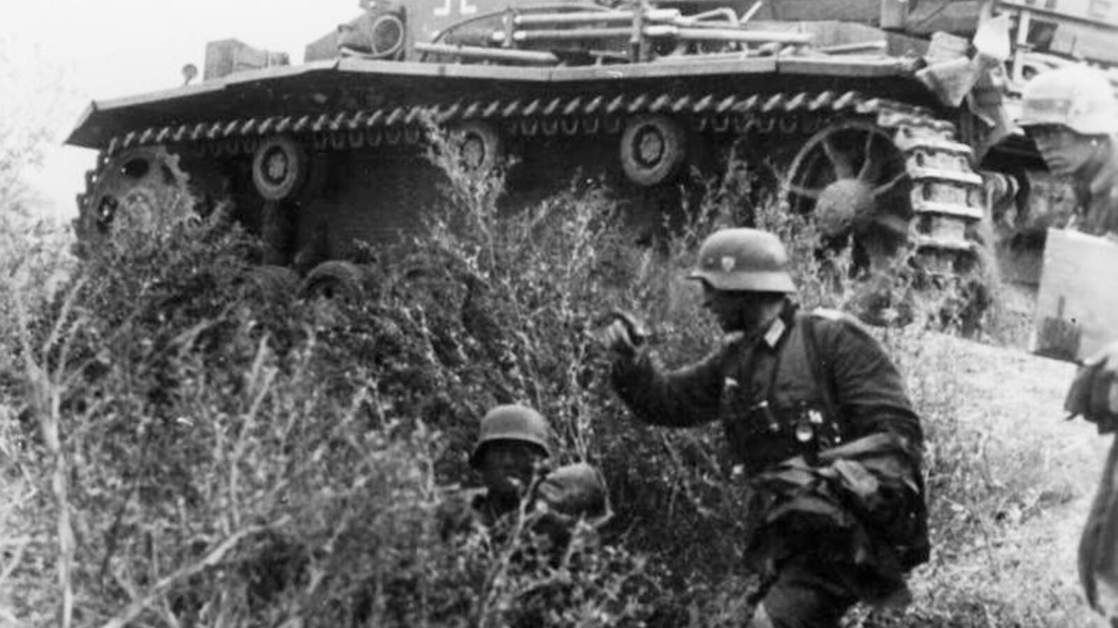 German infantry and a StuG III assault gun advancing through rubble during the Battle of Stalingrad, September 1942