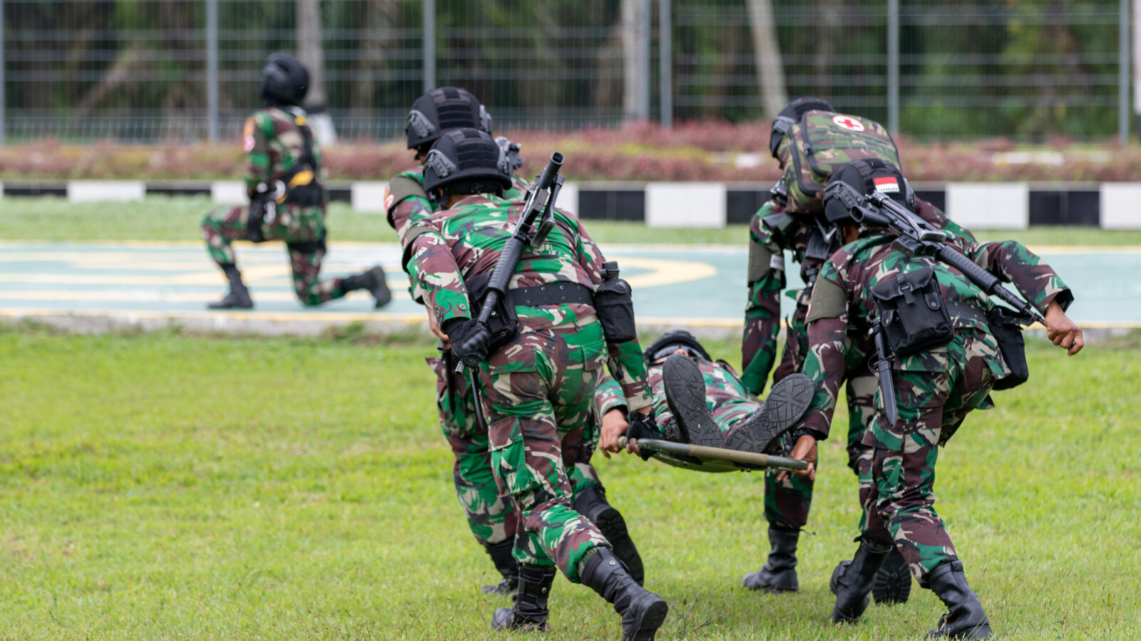 Indonesian soldiers conduct live hoist training during Exercise Super Garuda Shield 22 at Baturaja, August 2022